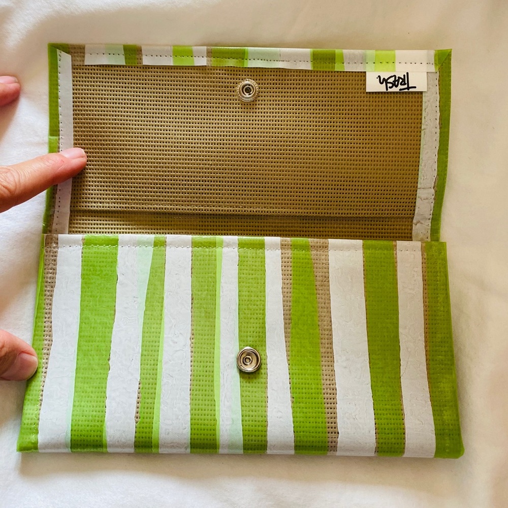 Handmade wallet from recycled materials - Picture 2 of 4